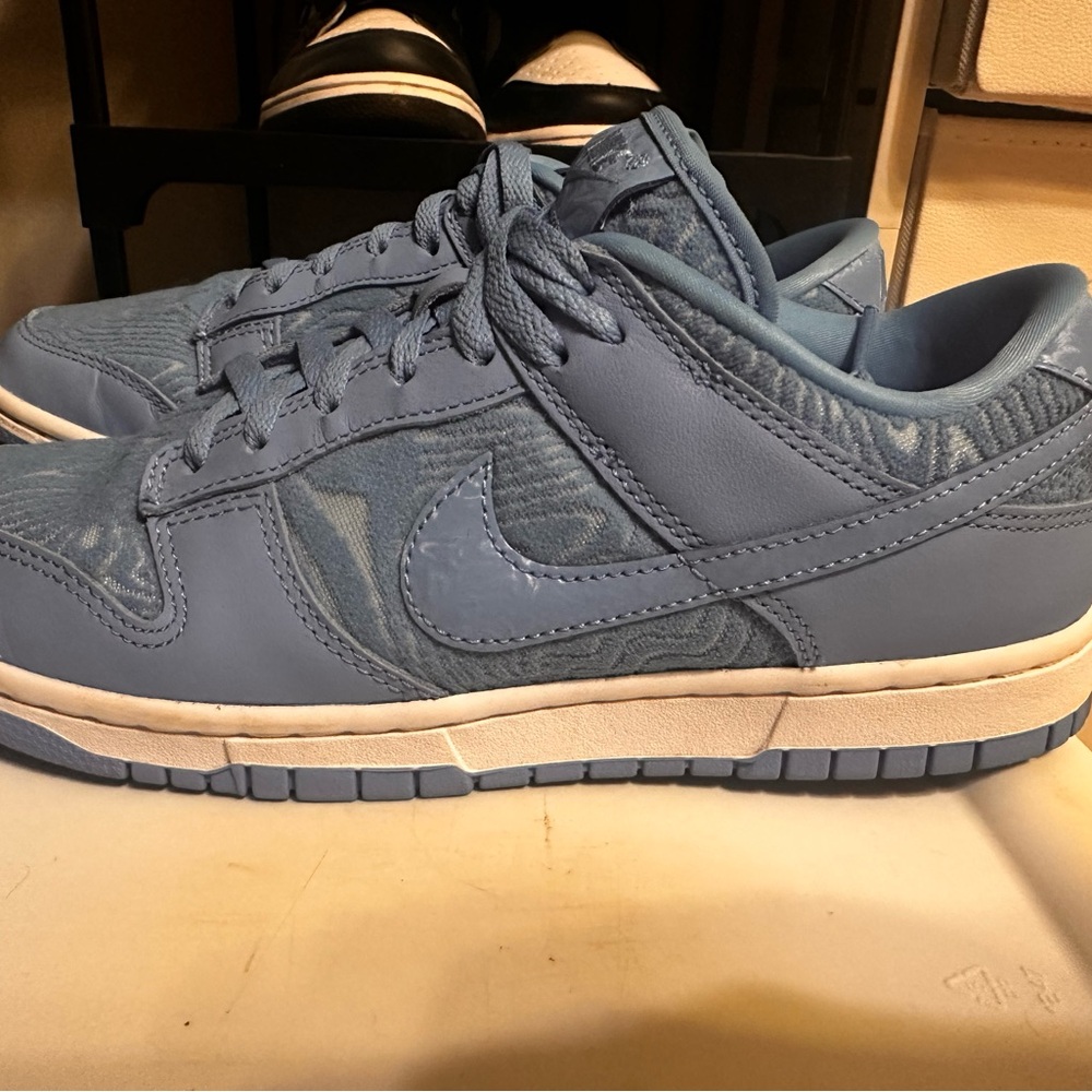 Blue Nike textured dunks Sneakers